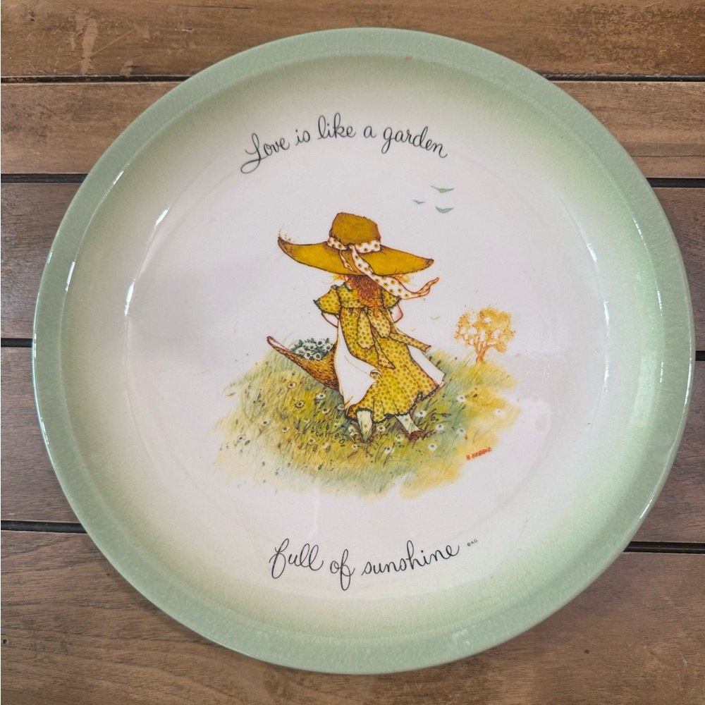 Holly Hobbie Vintage Collectible Plate decor